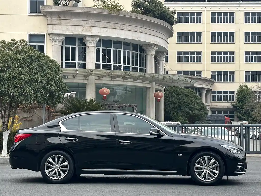 Infiniti Q50 L 2.0 T Joy