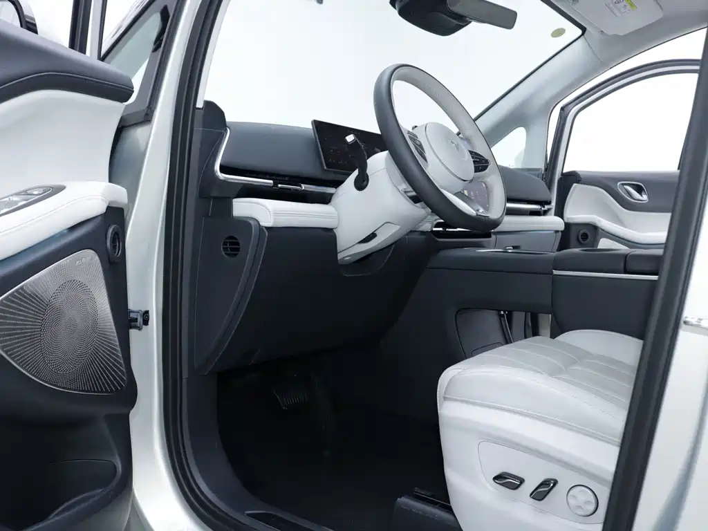Voyah Dreamer PHEV 4 WD Flagship Qiankun