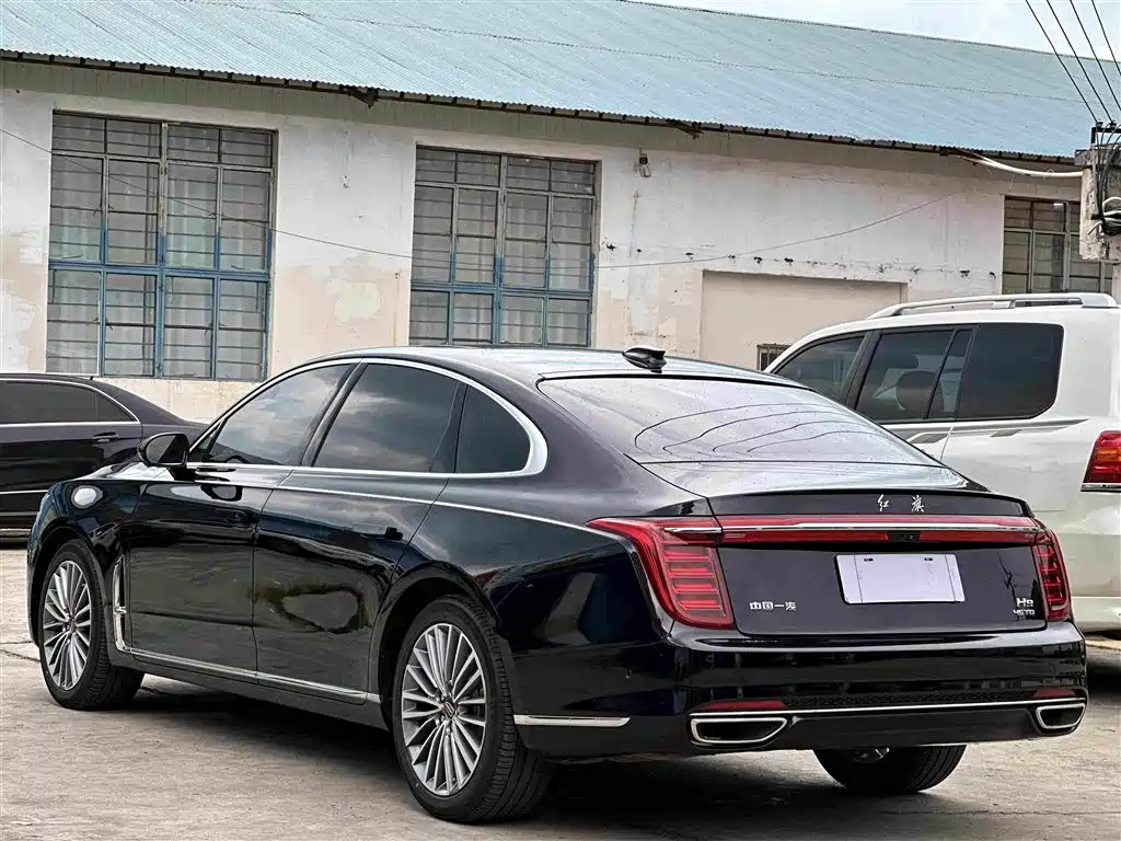 Hongqi H9 2.0 T Connected Flagship