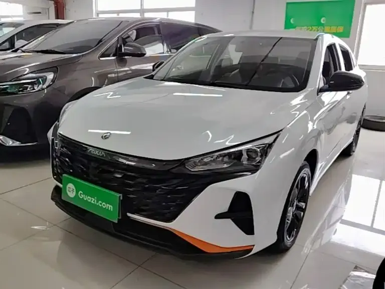 Dongfeng Yixuan Mach 1.5 L Auto Wind Chaser