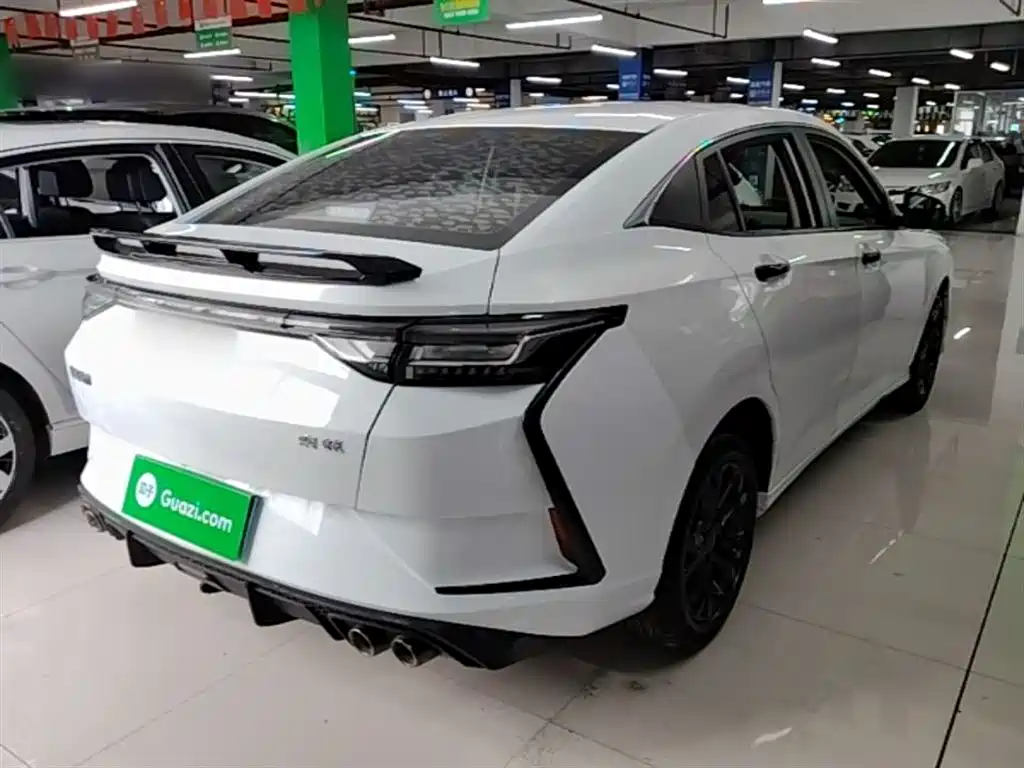 Yixuan Mach 1.5 L Auto Wind Chaser