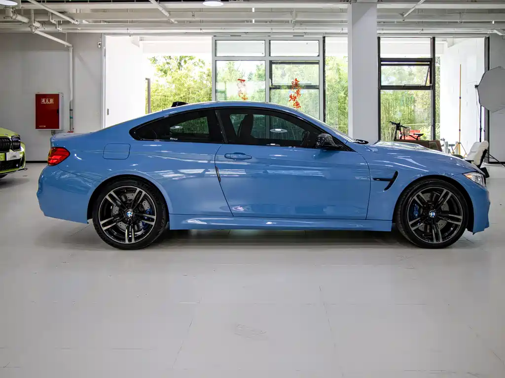 BMW M4 M4 2-door Coupe