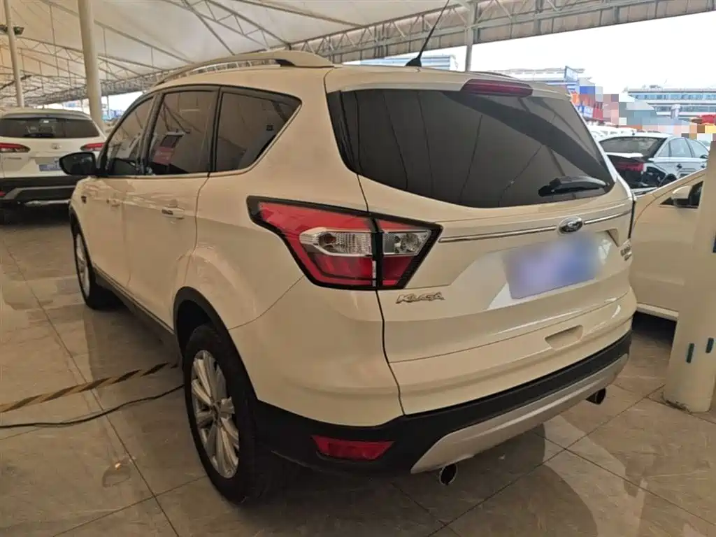 Kuga EcoBoost 245 4 WD Grand Wing