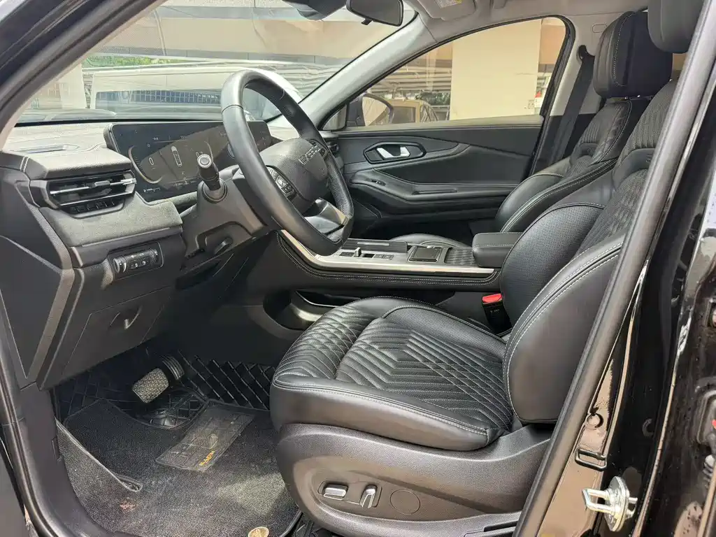 Exeed Lingyun 星途凌云 2023款 300 T 两驱星耀版
