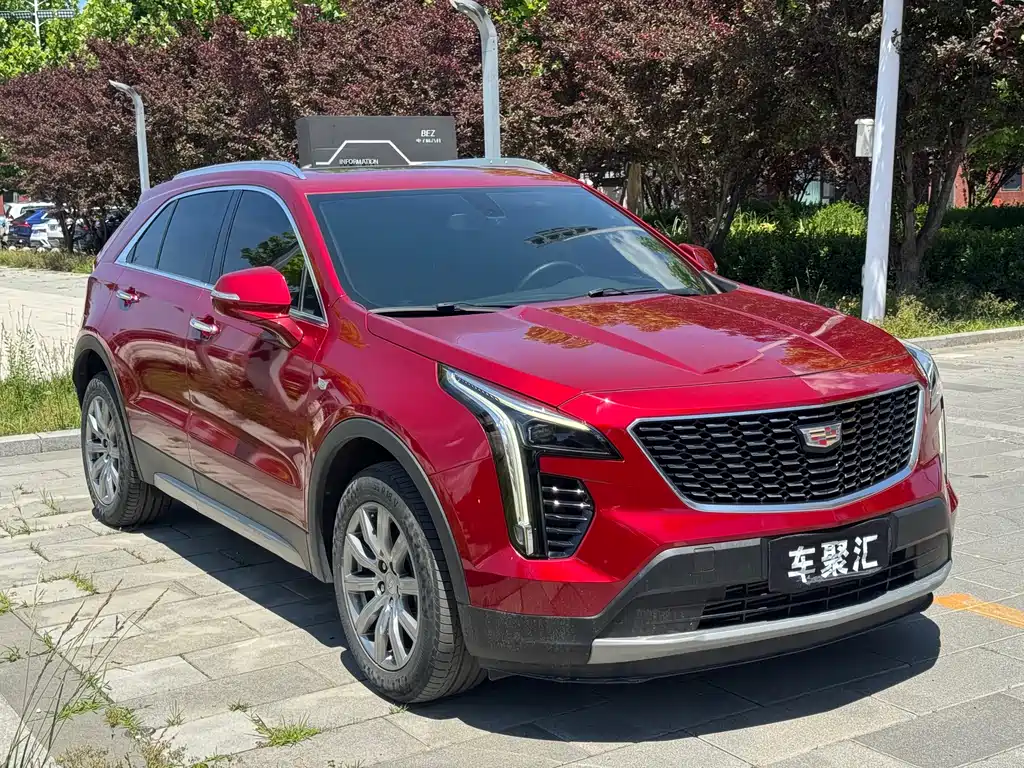 Cadillac XT4 28 T 2 WD Leading
