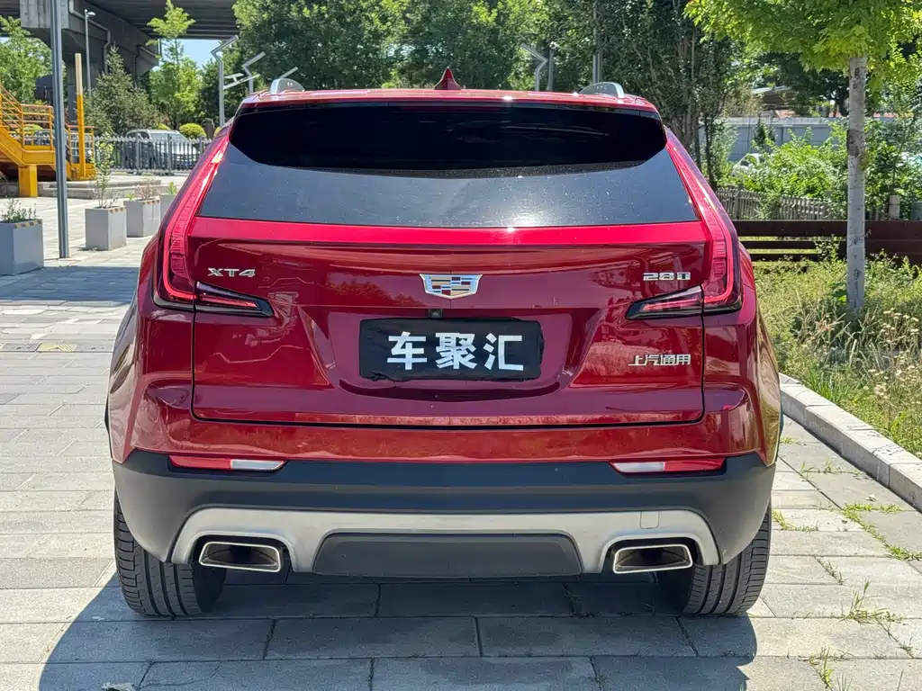 Cadillac XT4 28 T 2 WD Leading