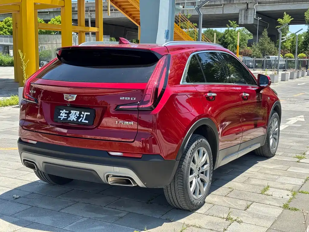 Cadillac XT4 28 T 2 WD Leading