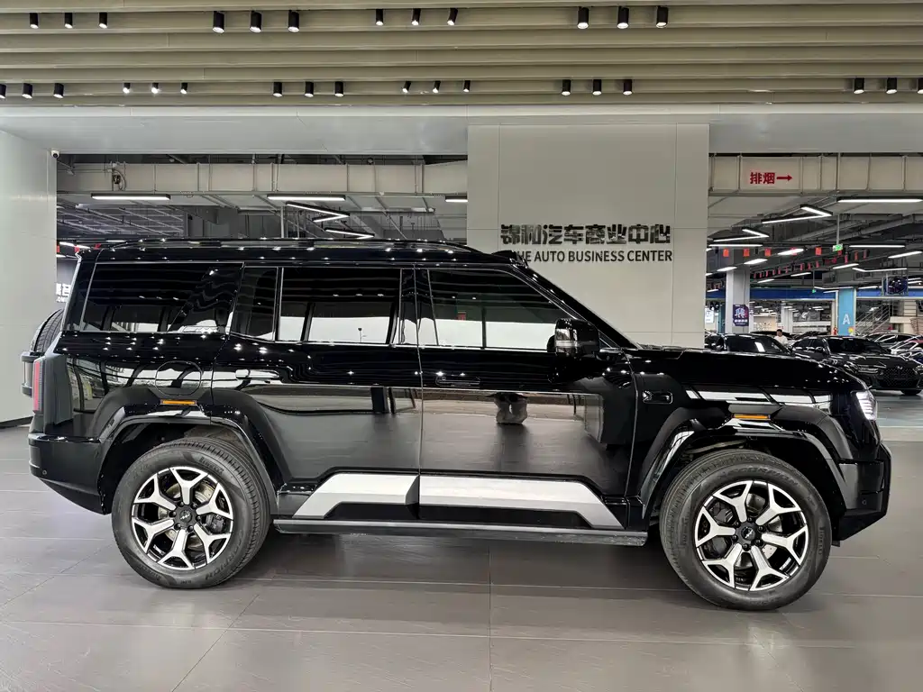 Leopard 8 Brave Flagship 7-seat