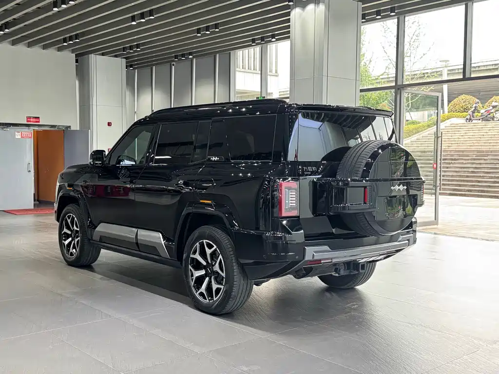 Leopard 8 Brave Flagship 7-seat