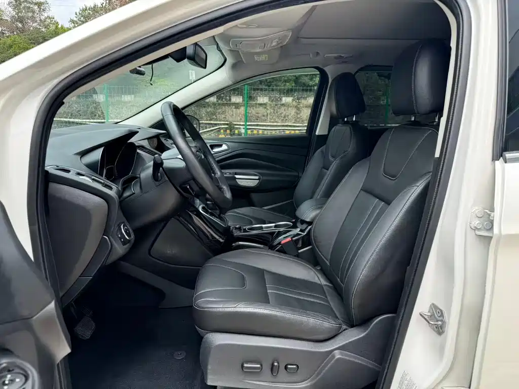 Kuga 2.0 L GTDi 4 WD Sport