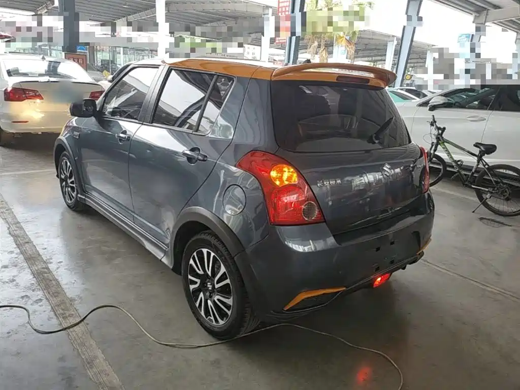Swift 1.5 L Auto Fashion Cool Play