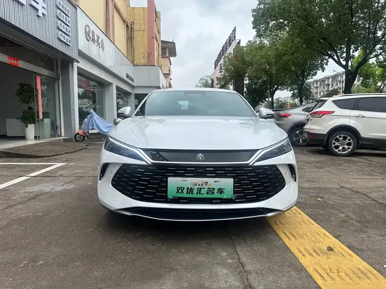 BYD Qin L DM-i Smart Drive 120 KM Leading