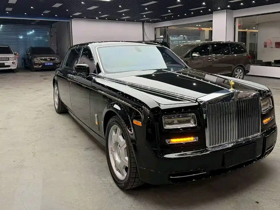 Phantom 6.7 L Extended EWB