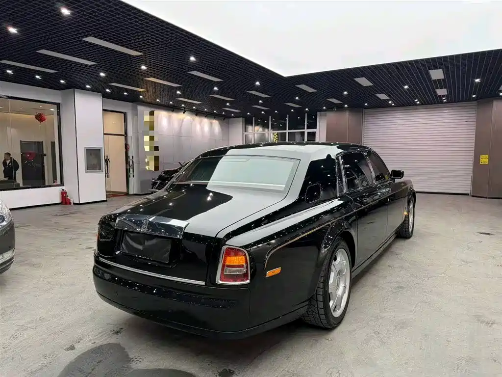 Phantom 6.7 L Extended EWB