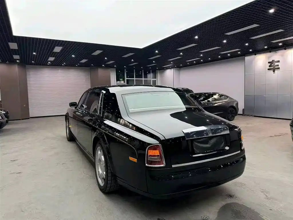 Phantom 6.7 L Extended EWB
