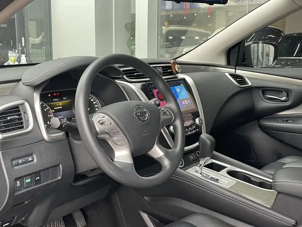 Murano 2.5 L XE 2 WD Elite