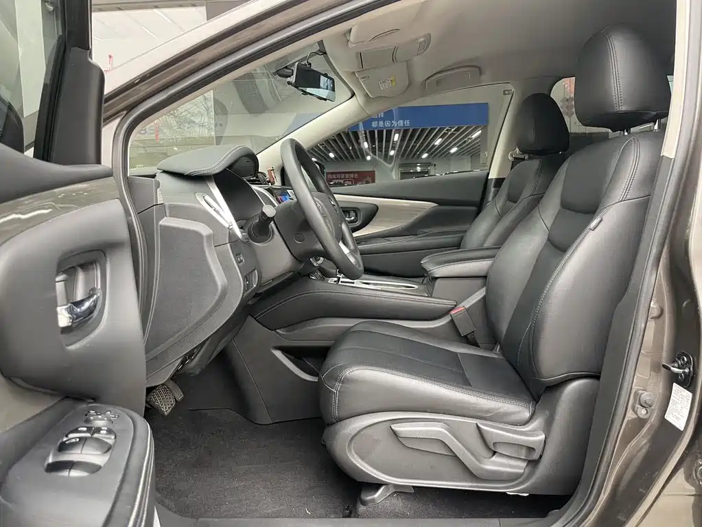 Murano 2.5 L XE 2 WD Elite