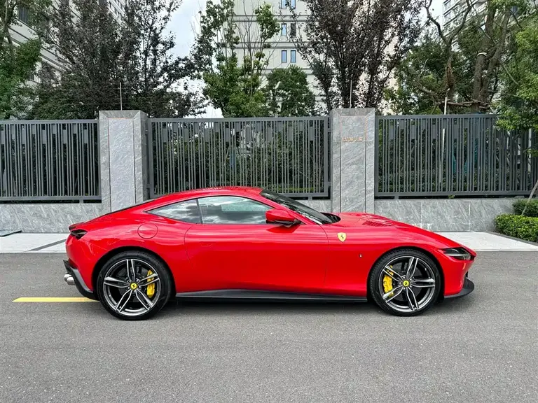 Ferrari Roma 3.9 T V8