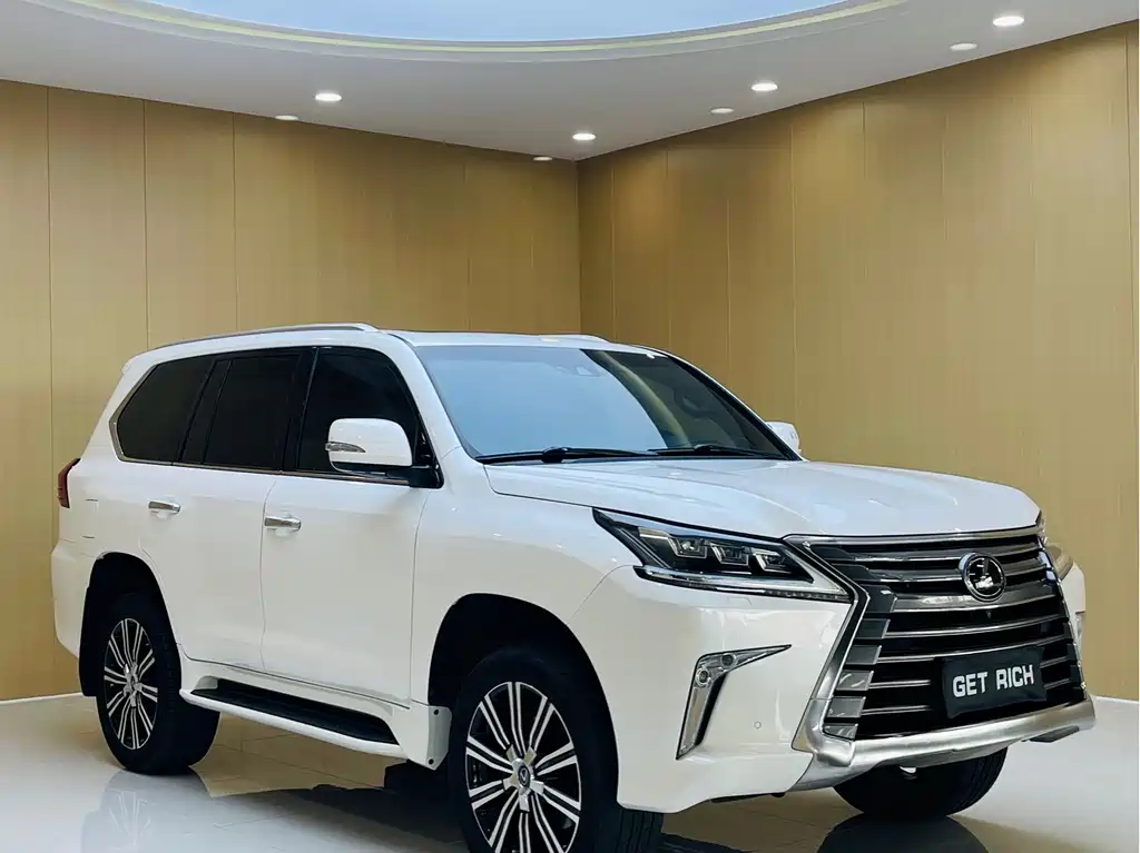 Lexus LX 570 Distinguished Luxury