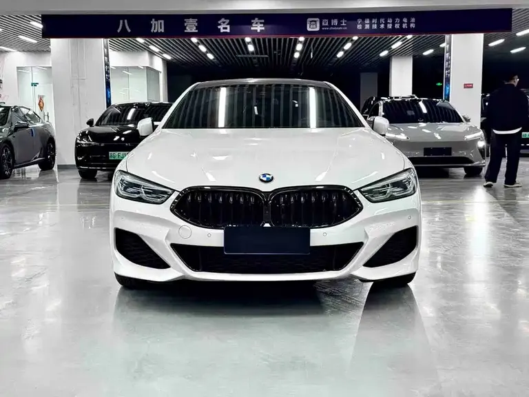 BMW 8 Series Facelift 840 i xDrive 4-door Coupe M Sport Package