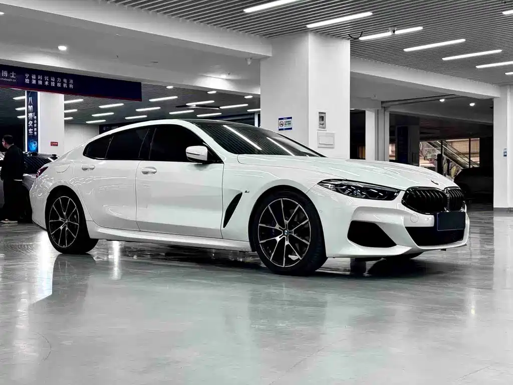 BMW 8 Series Facelift 840 i xDrive 4-door Coupe M Sport Package