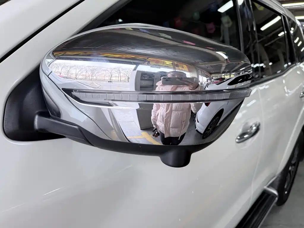 Terra 2.5 L XL Upper 4 WD Auto 4 WD Luxury