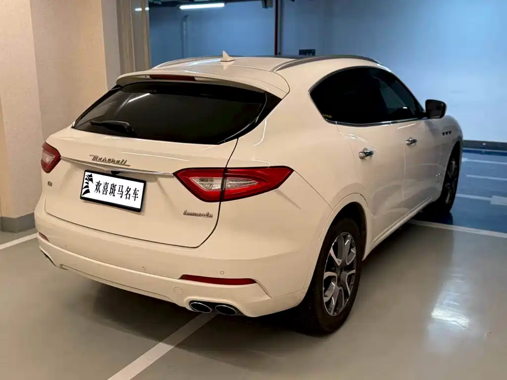 Levante 3.0 T Standard CN-V