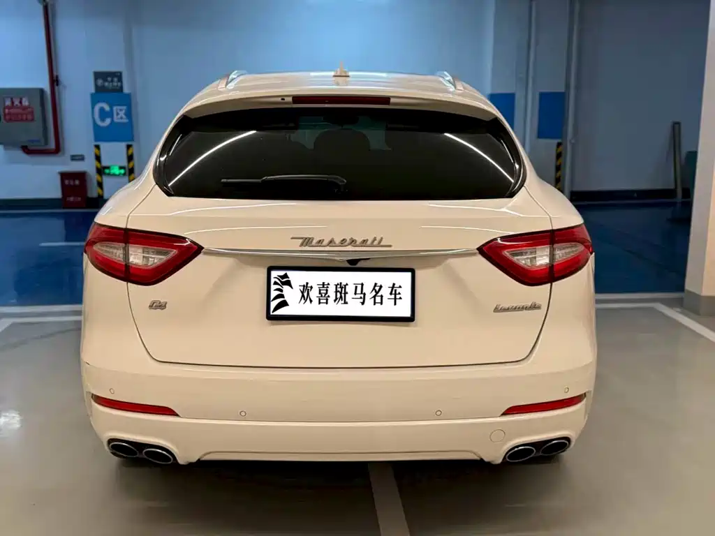 Levante 3.0 T Standard CN-V