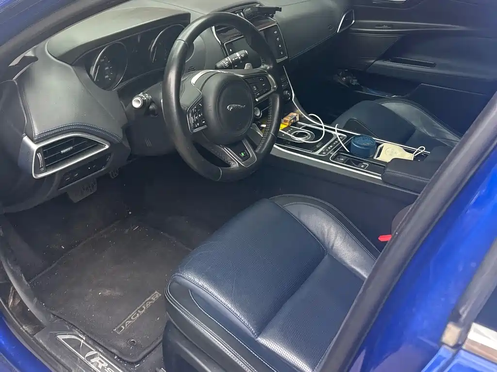 Jaguar XE 捷豹XE 2018款 2.0 T 250 PS 两驱R-Sport运动版