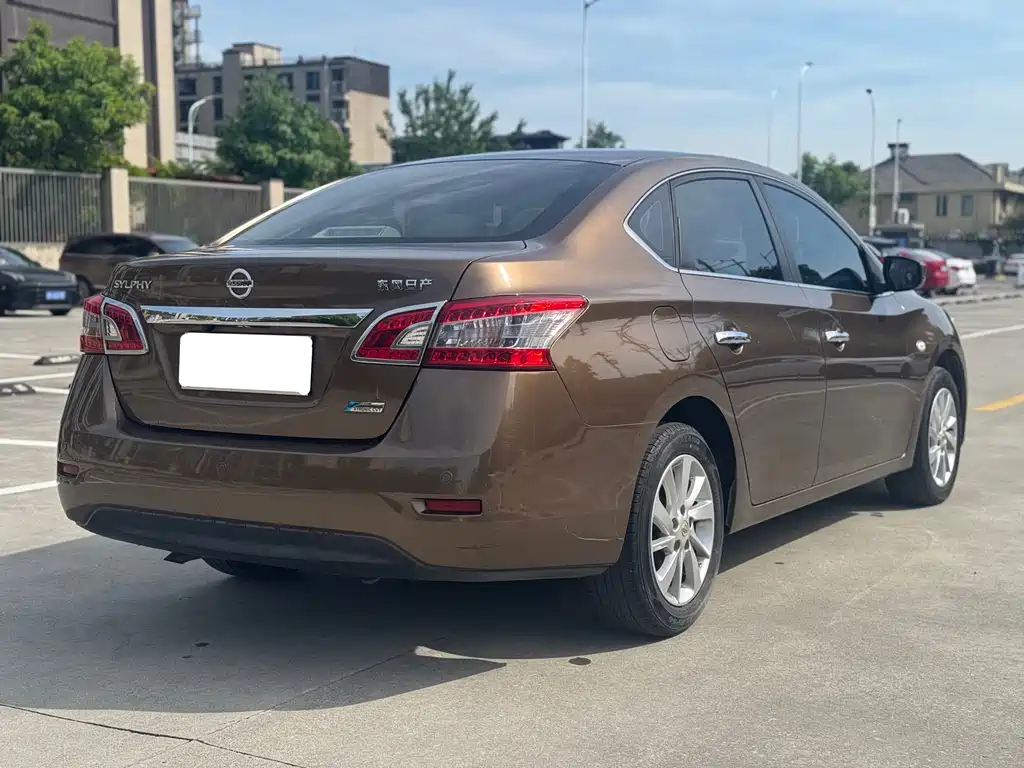 Sylphy 1.6 XV CVT Premium