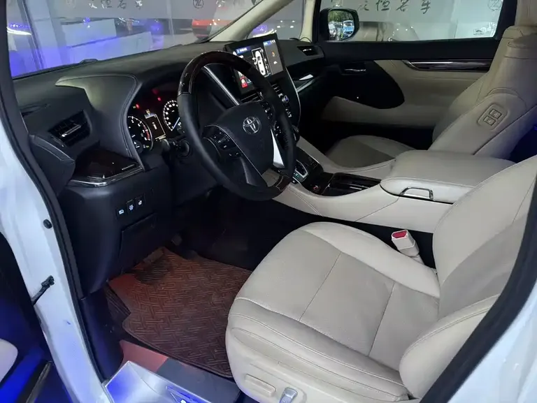 Toyota Alphard 3.5 L Luxury