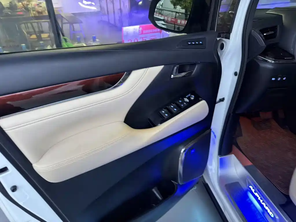Alphard 3.5 L Luxury