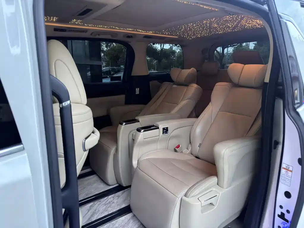 Alphard 3.5 L Luxury