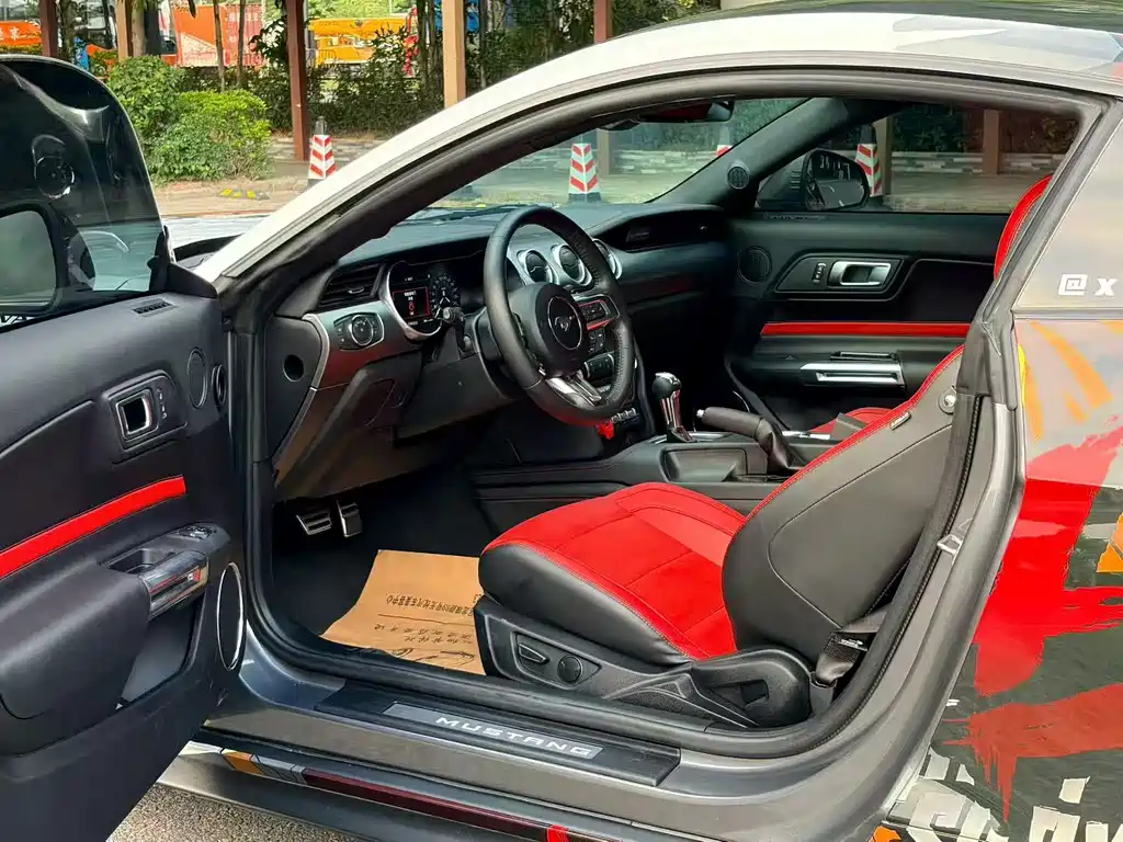 Mustang 2.3 T EcoBoost Obsidian Phantom Special Edition