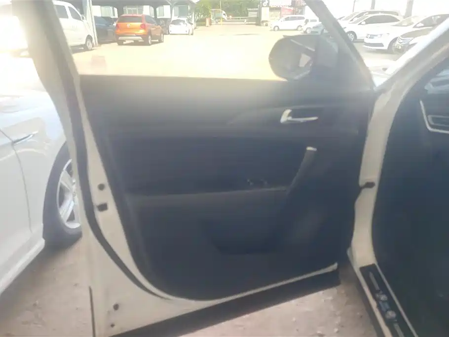 Changan CS35 PLUS 长安CS35 PLUS 2021款 荣耀百万版 1.6 L CVT豪华版
