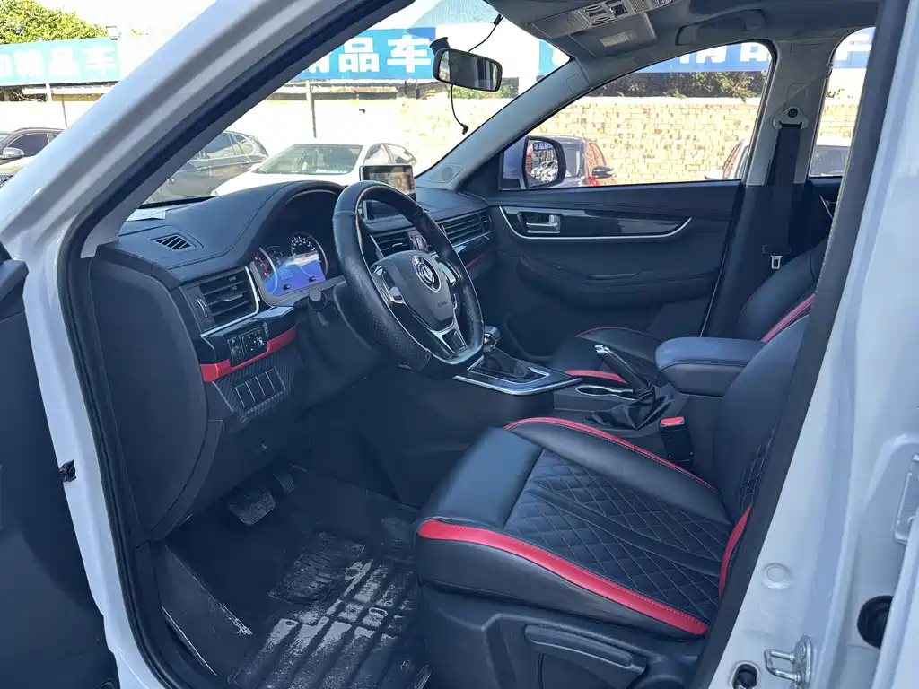 Fengxing T5 风行T5 2021款 1.5 T 自动舒适型