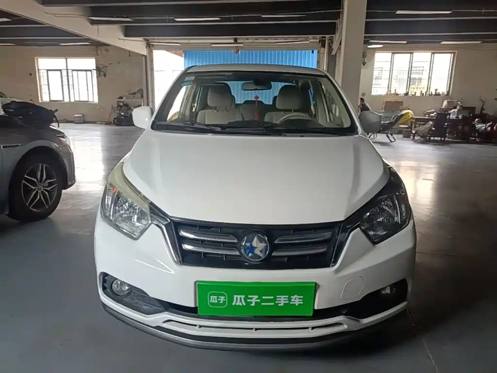 Venucia D50 启辰D50 2016款 1.6 L 手动精英版