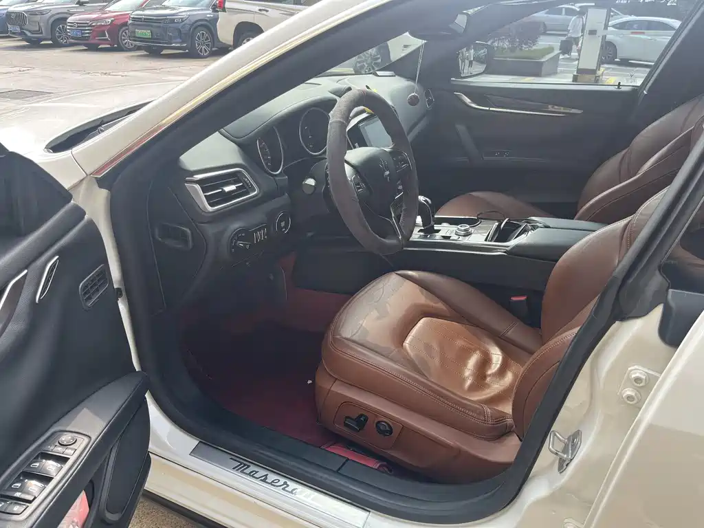 Ghibli 3.0 T Standard