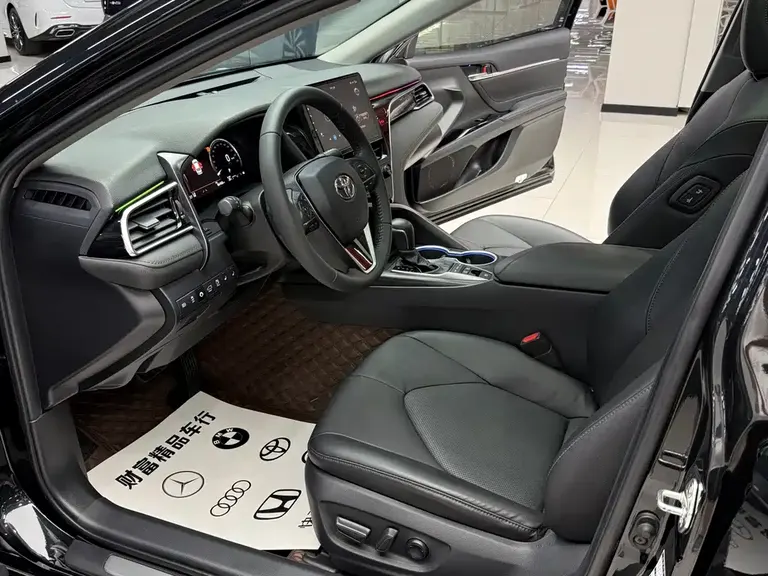 Toyota Camry Dual Engine 2.5 HG Luxury