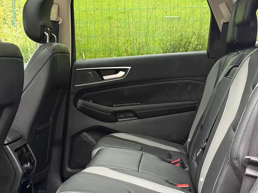 Edge EcoBoost 330 V6 4 WD Sport 7-seat