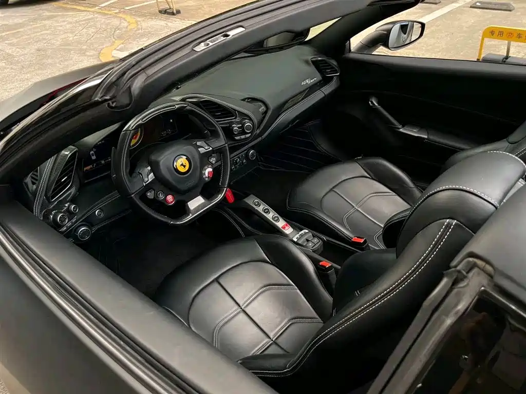 Ferrari 488 488 Spider