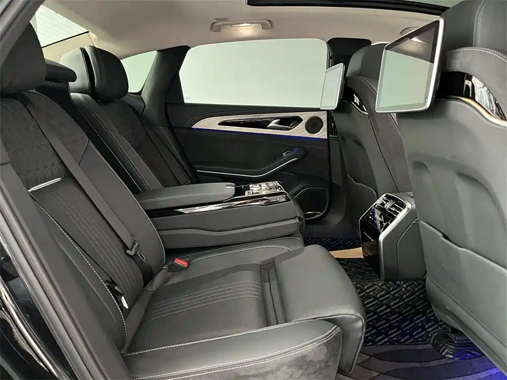 Hongqi H9 3.0 T Connected Flagship
