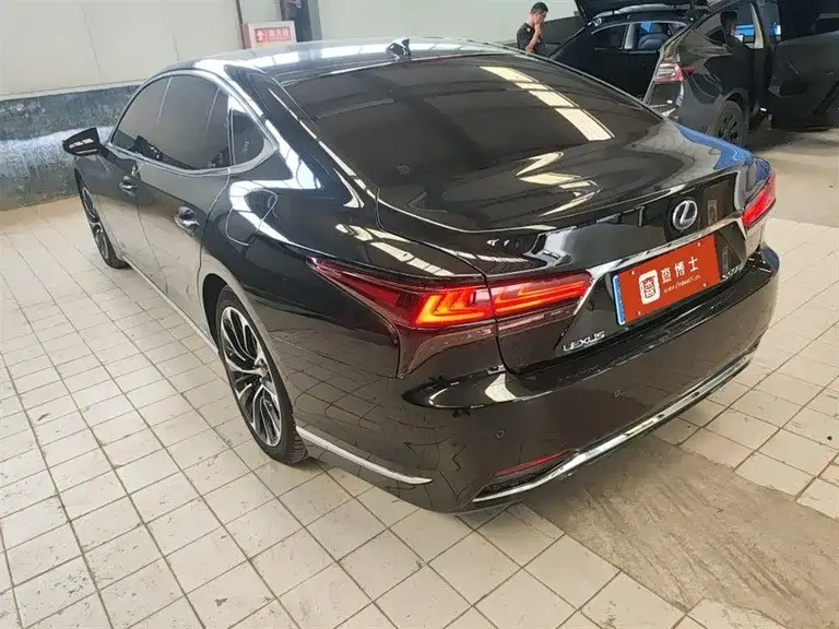 Lexus LS 500 h Executive