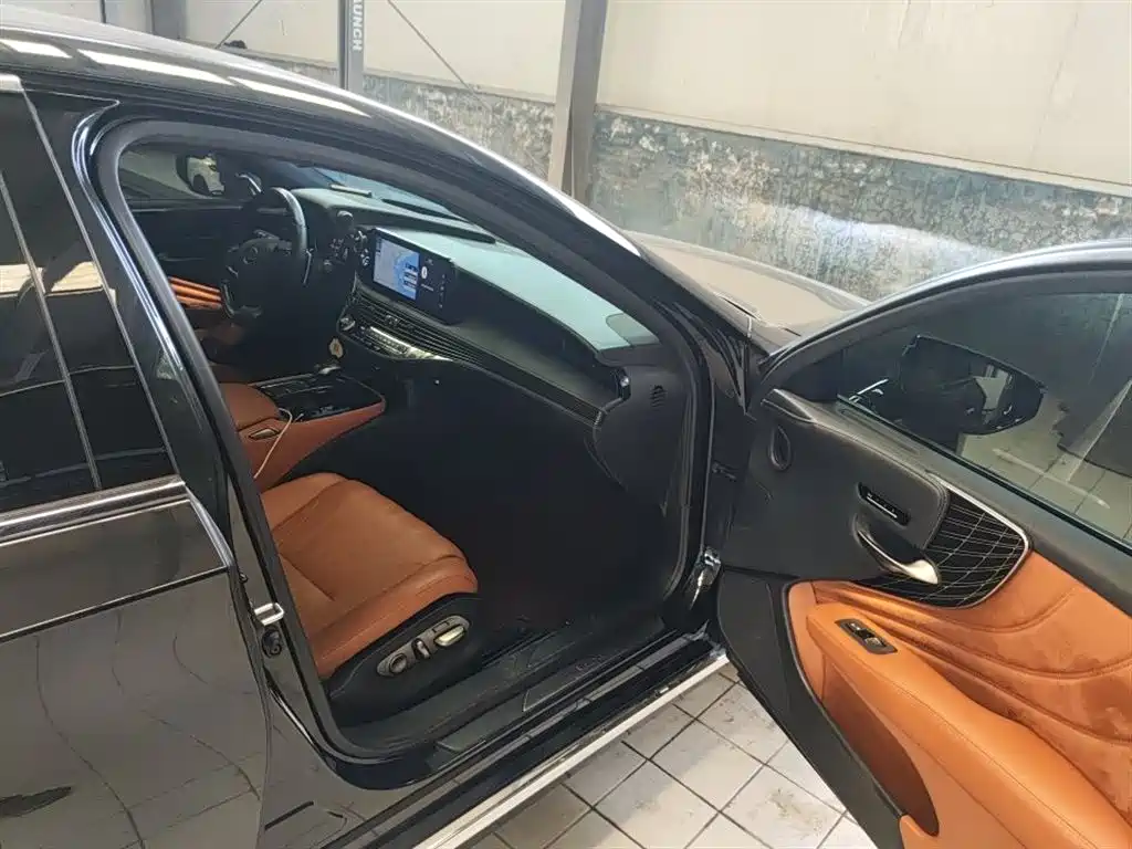 Lexus LS 500 h Executive