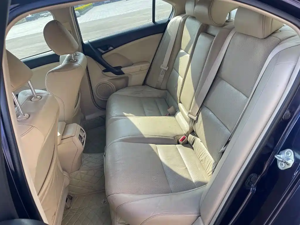 Spirior 2.4 L Distinguished Navigation