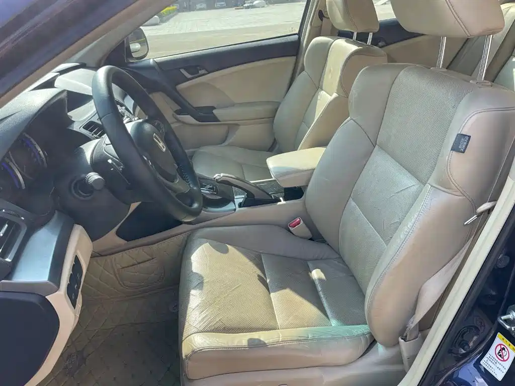 Spirior 2.4 L Distinguished Navigation