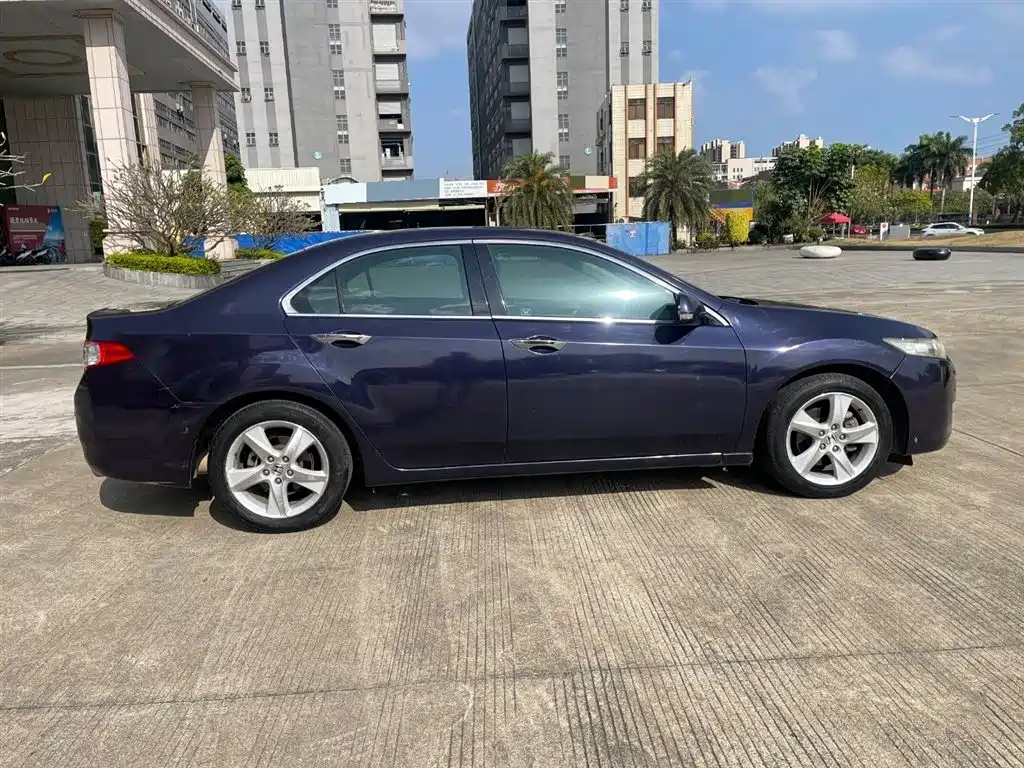 Spirior 2.4 L Distinguished Navigation