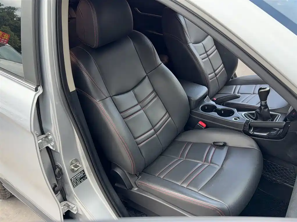 Dongfeng Fengshen AX7 东风风神AX7 2016款 1.4 T 手动智悦型