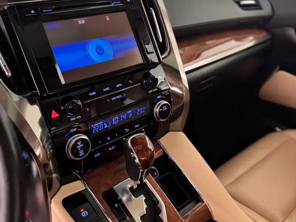 Alphard 3.5 L Distinguished