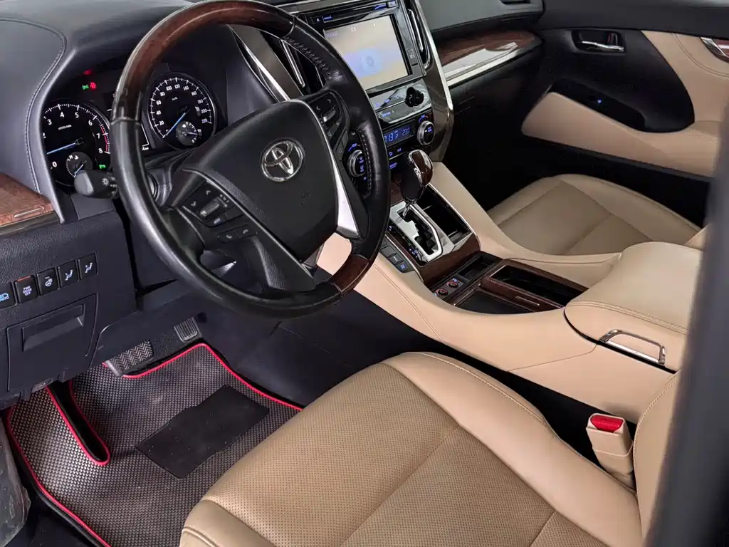 Alphard 3.5 L Distinguished
